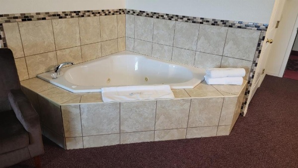 Oceanview Inn and Suites image 11